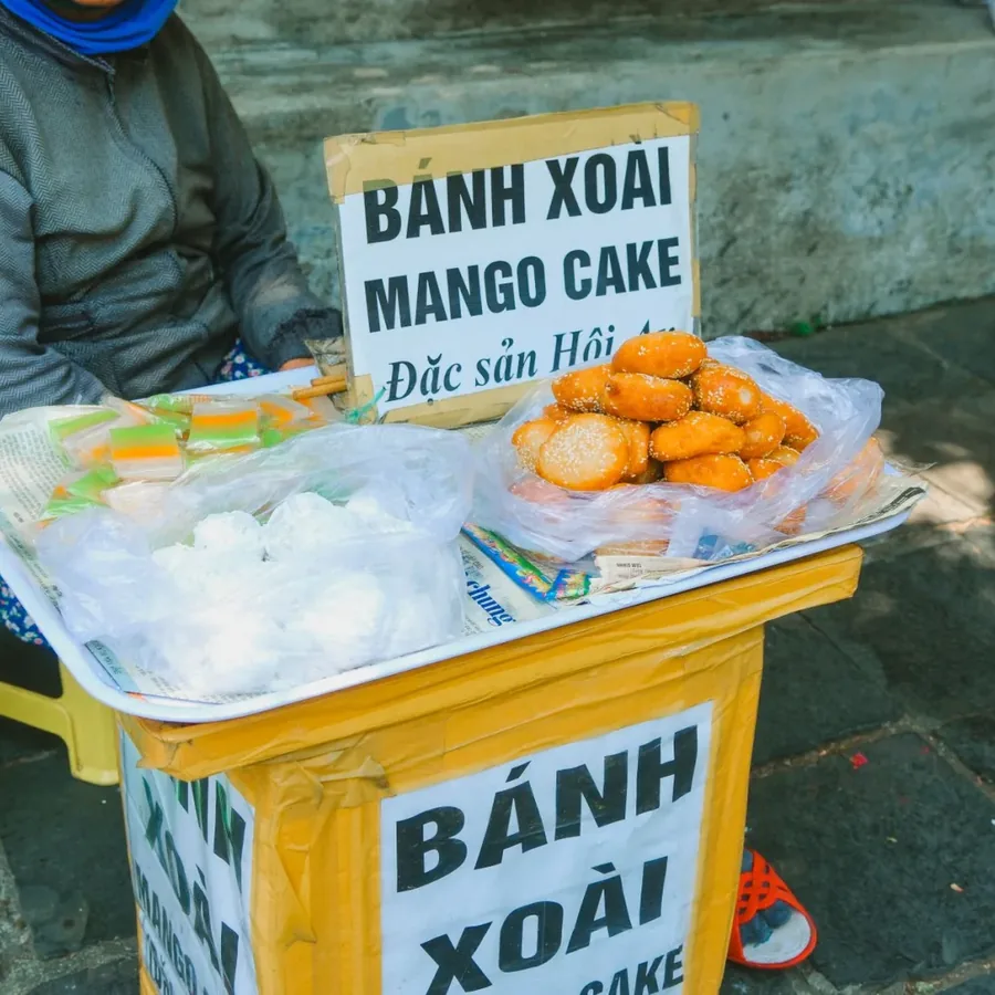 Bàn ăn tại Monac Coffee